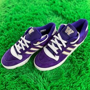 Adidas-University of Washington Rivalry Low